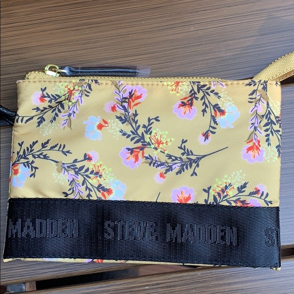 New Steve Madden Tote with Purse - Picture 4 of 16